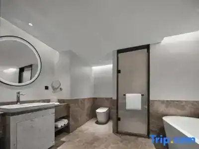 Hilton Garden Inn West Lake - 79