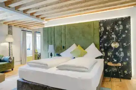 Boutique im Auracher Löchl - 125