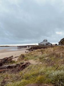 Siletz Bay Beachfront By Oyo - 1