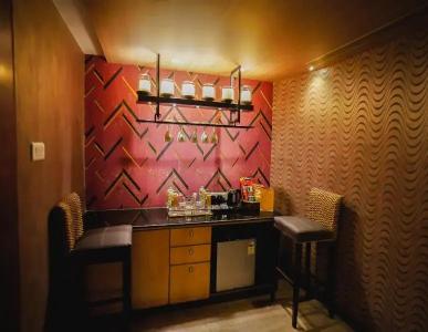 Peninsula Grand - 32