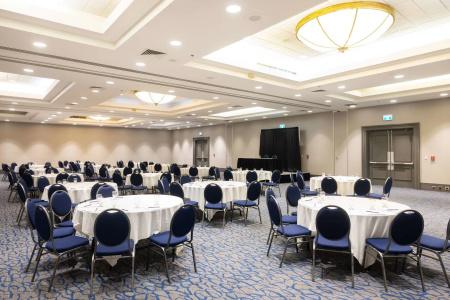 DoubleTree by Hilton North - 17