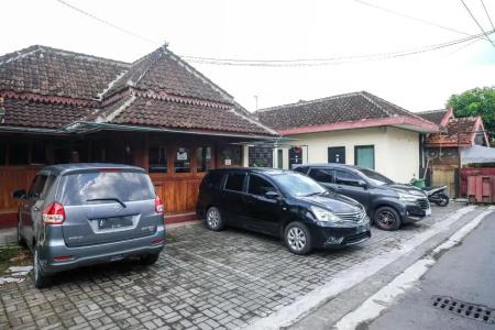 OYO 1700 Danurejan Guesthouse - 0