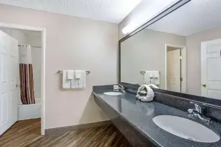 La Quinta Inn by Wyndham Tucson East - 52