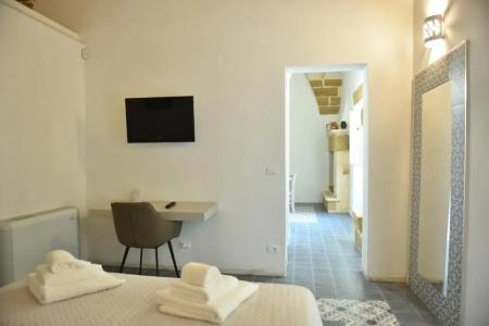 Tobacco Suite - 108