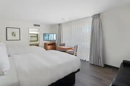 Vagabond Inn - 62