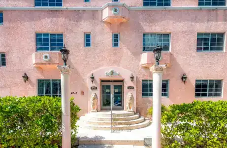 Secret Garden Miami Beach - 17