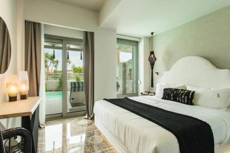 Blue Carpet Luxury Suites - 222