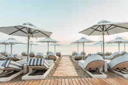Blue Carpet Luxury Suites - 18