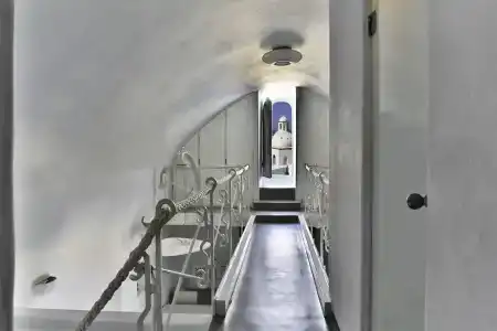Trieris Villa & Suites - 9