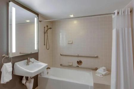 Courtyard by Marriott Boston Logan Airport - 30