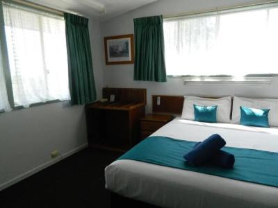 Coachman - 32