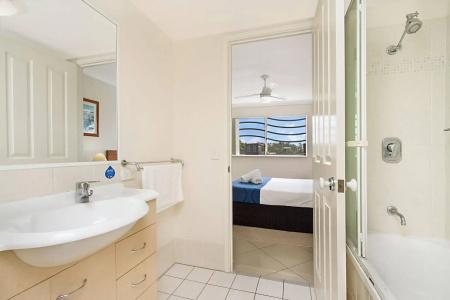 Golden Riviera Absolute Beachfront - 10