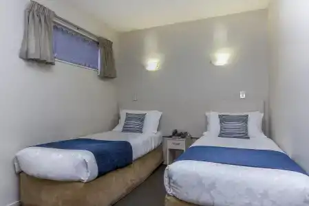 166 Majestic Court - 5