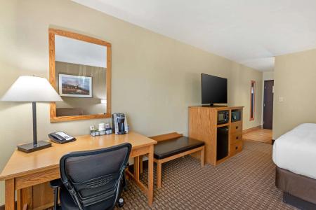 Best Western Plus Grantree Inn - 73