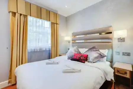 Admiral at Park Avenue - 60