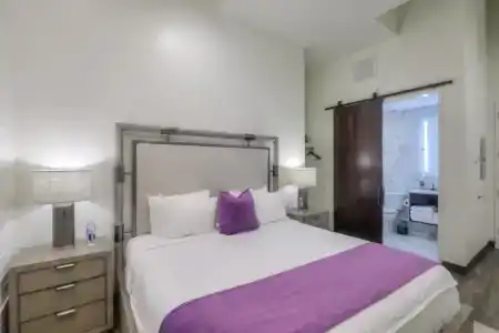 Studio 154 Luxury - 191