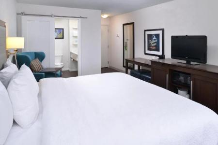 Hampton Inn Portland East - 54