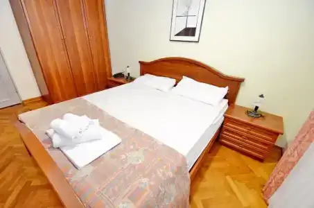 Villa Velzon Guesthouse - 86