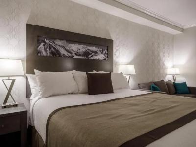Ramada by Wyndham - 20