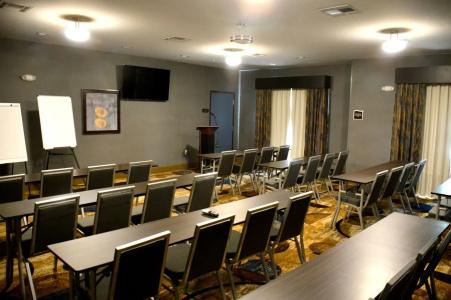 Best Western Plus Airport Inn & Suites - 21
