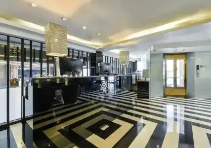 Sukhumvit Suites - 2