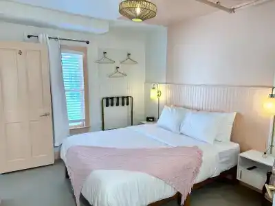 The Historic Peninsula Inn - 154