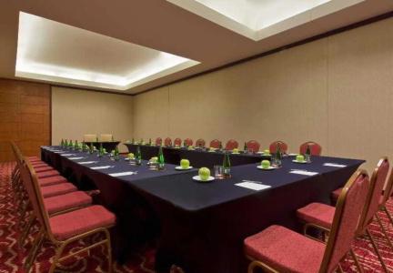 Sheraton & Convention Center - 23