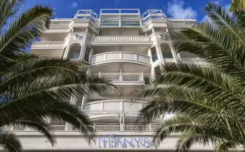 Tiffany's - 30