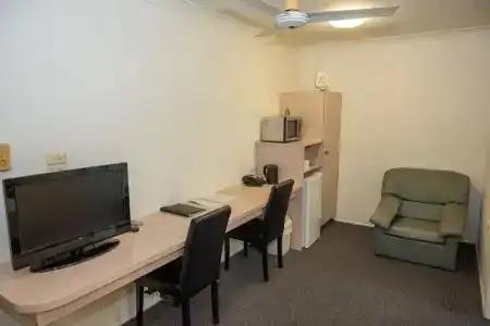 Best Western Cattle City Motor Inn - 55