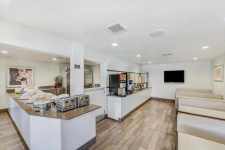 Anaheim Desert Inn & Suites - 15