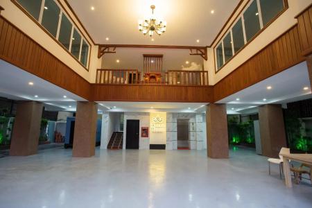 Queen Mansion - 1