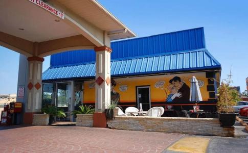 Quality Inn & Suites Dallas-Cityplace - 28