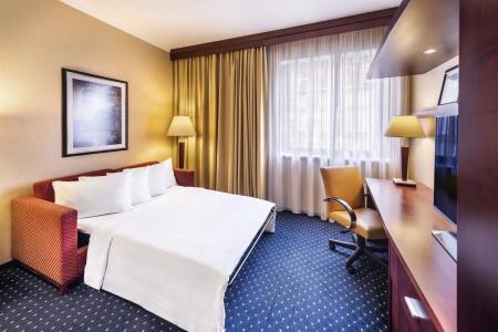 Courtyard by Marriott Prague City - 5