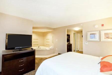 Hilton Garden Inn Toronto/Brampton - 40