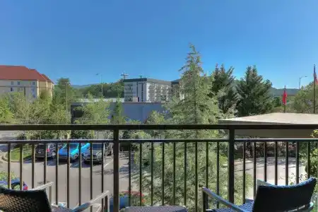 Courtyard by Marriott - 87