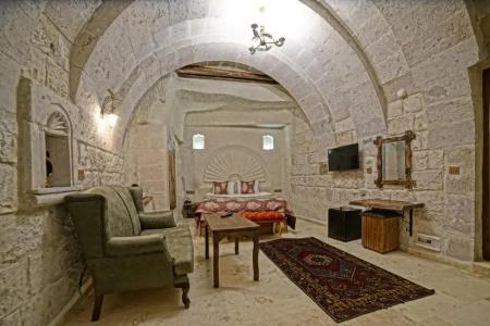 Risus Cave Suites - 9