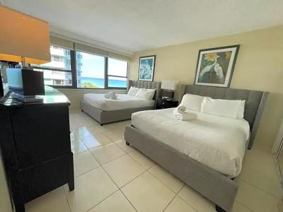 The Alexander All Suites - 618