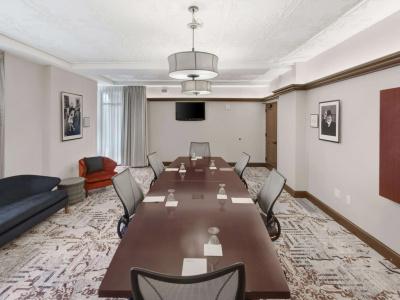 Hilton Garden Inn Downtown - 2