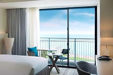 Hilton Okinawa Chatan Resort - 42