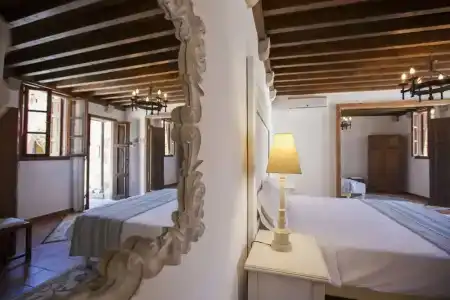 Saint Artemios and Oriental Suites - 29