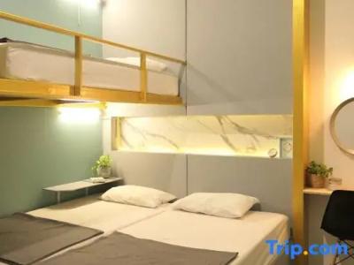 Hugger Guest House - 18