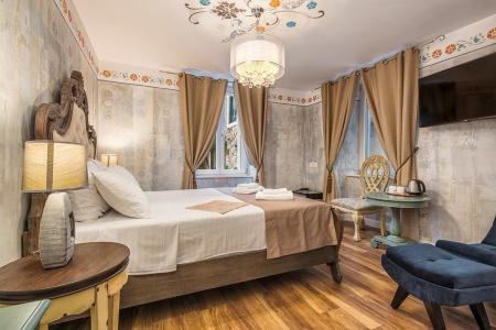 Plaza Marchi Old Town - Mag Quaint & Elegant Boutiques - 32