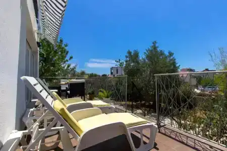 The Whitehouse Apartment - 100