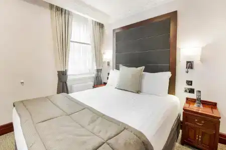 Fitzrovia - 37
