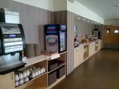 Crowne Plaza Madrid Airport - 7
