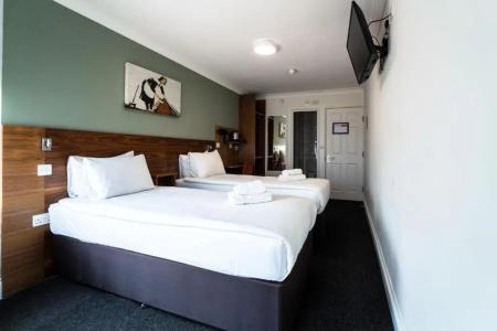 Chelsea Guest House - 69