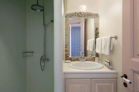 Four Seasons Hydra Luxury Suites - 7
