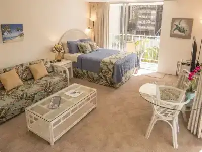 Tropical Studios At Marine Surf Waikiki - Free Parking - Best Location - Full Kitchen - Swimming Pool - 51
