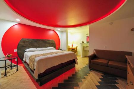 Romantic Inn & Suites - 44
