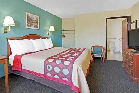 Super 8 by Wyndham Tucson Downtown Convention Center - 15